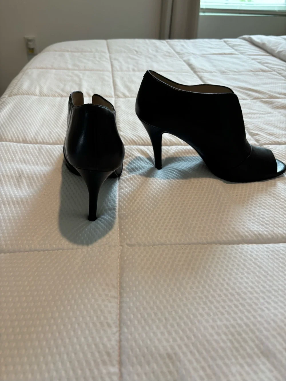 Nine West chic open